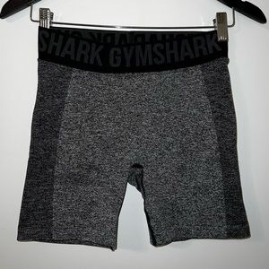 GYMSHARK GRAY/BLACK FLEX SHORTS